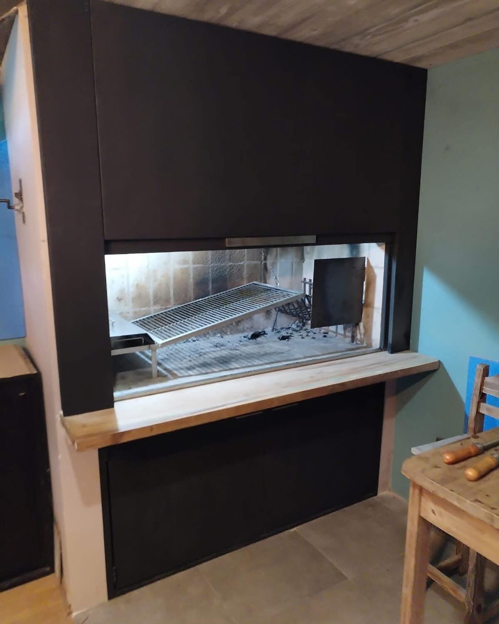 Puerta Guillotina con Parte Superior Cubierta Aprox. 140 a 160 cm