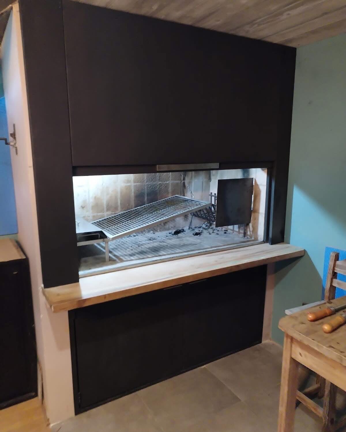 Puerta Guillotina con Parte Superior Cubierta Aprox. 140 a 160 cm