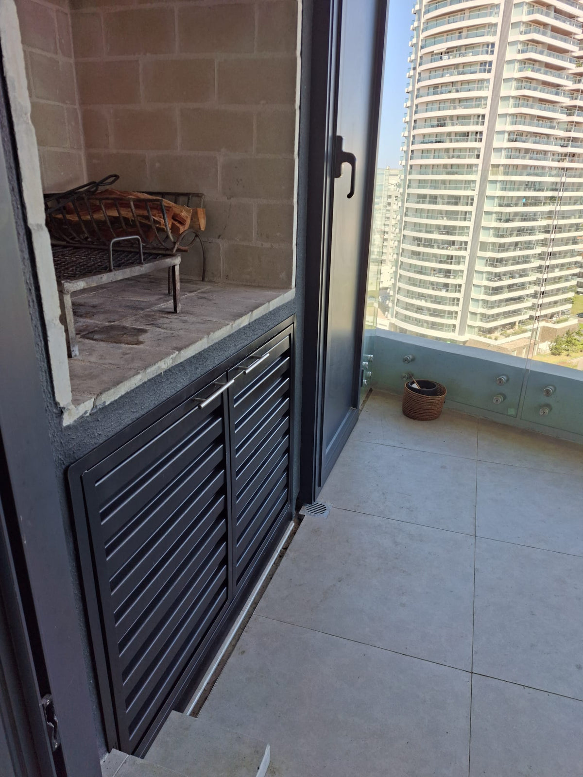 Bajo Parrilla Aprox. 140 a 160 cm